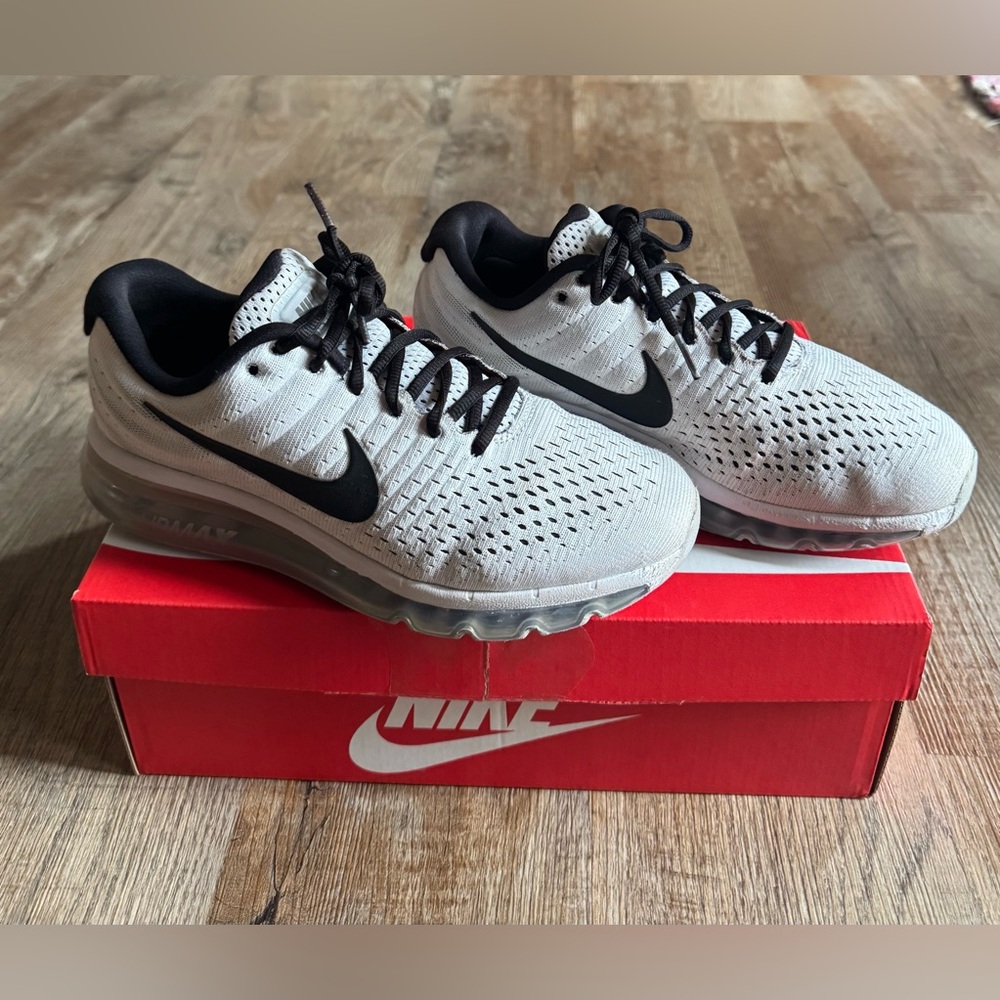 Nike White and Black Running Shoes Air Max
